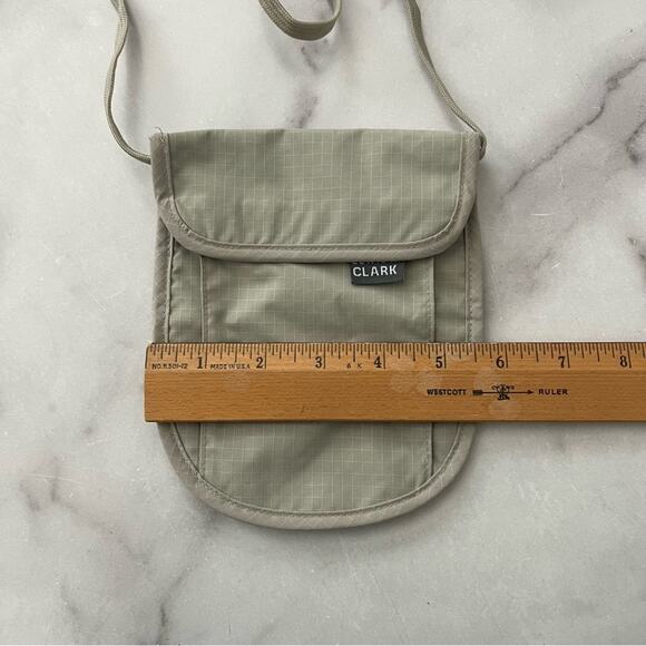 Lewis N Clark tan travel pouch - Picture 6 of 6